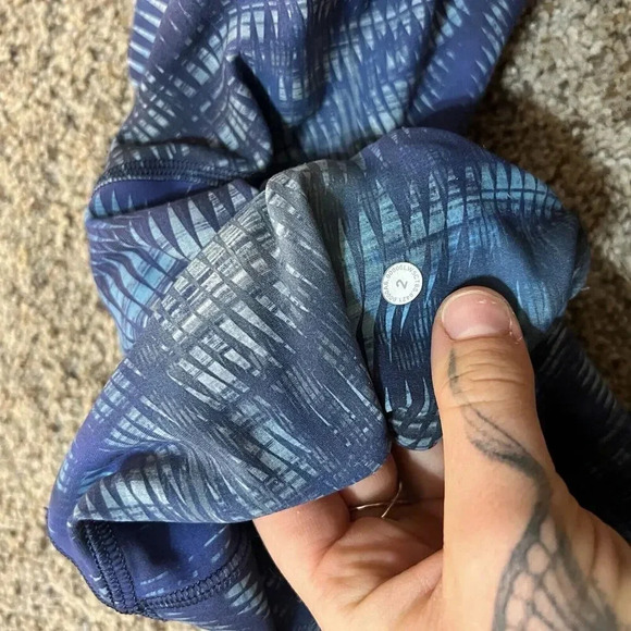 Lululemon Invigorate High-Rise Tight Legging Shapeshifter Flux Blue Multi Size 2 - Picture 15 of 15